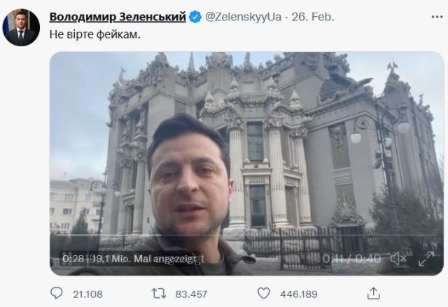 Tweet des ukrainischen Präsidenten. Er steht in der Innenstadt von Kiew.